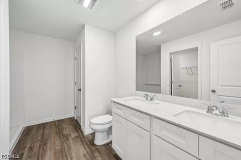 Bath - 937 Maddock St E, Lehigh Acres, FL 33974 photo 2 of 2
