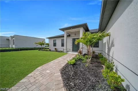 513 NW 25th Ter, Cape Coral, FL 33993