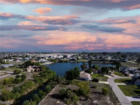 138 SW 9th Pl, Cape Coral, FL 33991