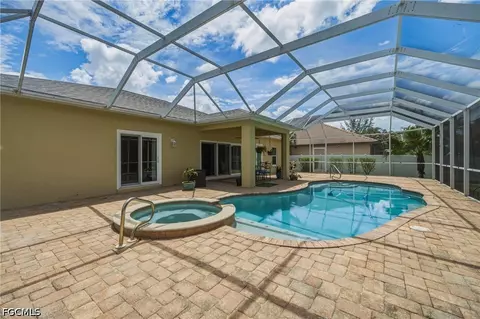 3512 SW 17th Pl, Cape Coral, FL 33914