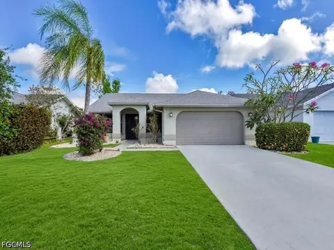 6611 Southwell Dr, Fort Myers, FL 33966