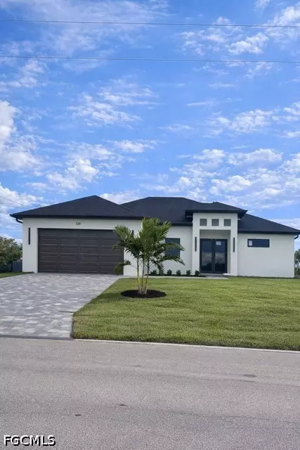 128 Kismet Pkwy W, Cape Coral, FL 33993