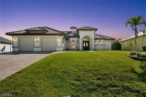 3041 SW 11th Pl, Cape Coral, FL 33914