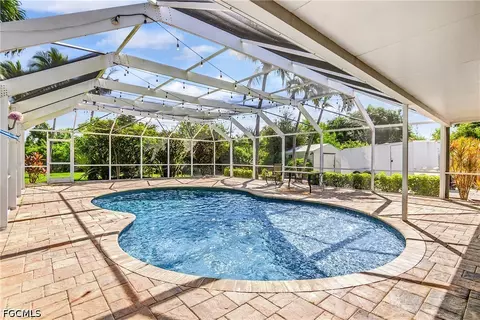 1687 N Flossmoor Rd, Fort Myers, FL 33919
