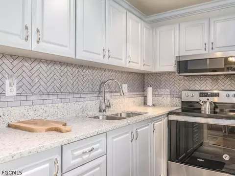 1010 Tropic Ter, North Fort Myers, FL 33903