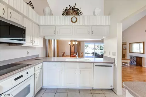 Kitchen - 372 Fox Den Cir, Naples, FL 34104 photo 4 of 4