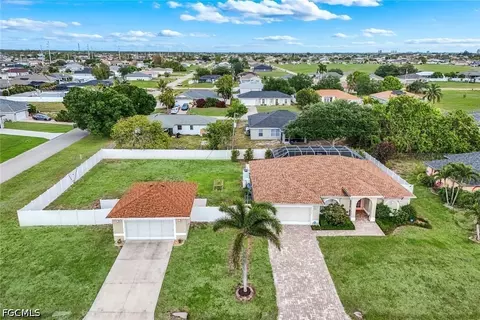 2217 NE 1st Pl, Cape Coral, FL 33909