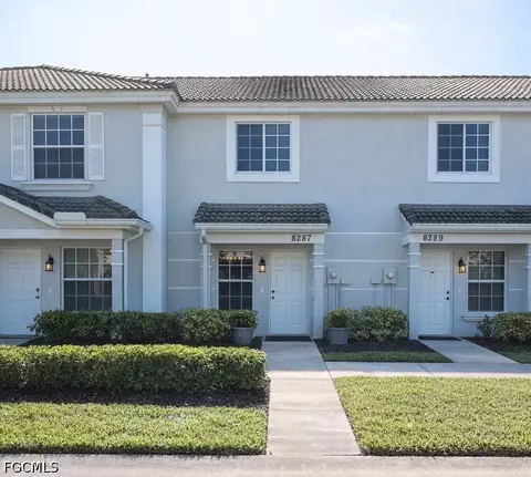 8287 Pacific Beach Dr, Fort Myers, FL 33966
