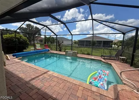 348 SW 29th Pl, Cape Coral, FL 33991