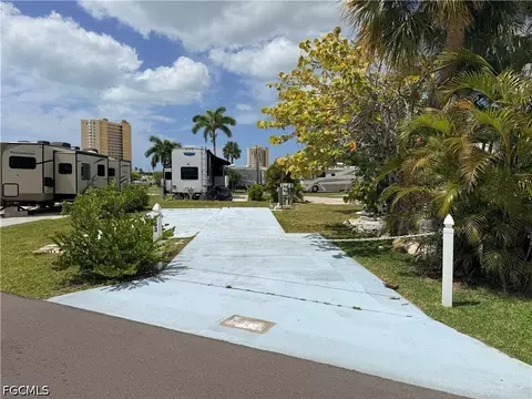 19681 Summerlin Apt 553 Rd, Fort Myers, FL 33908