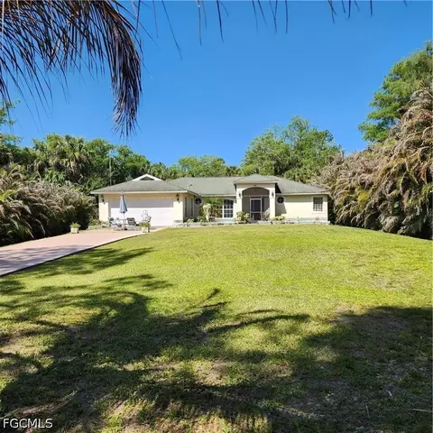 381 8th St NE, Naples, FL 34120