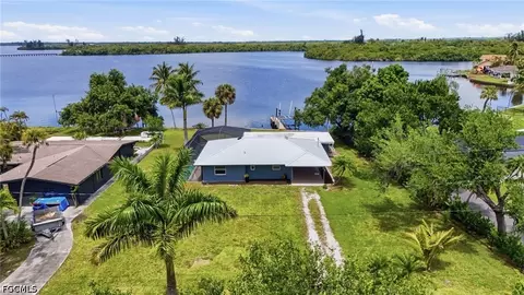 4867 E Riverside Dr, Fort Myers, FL 33905