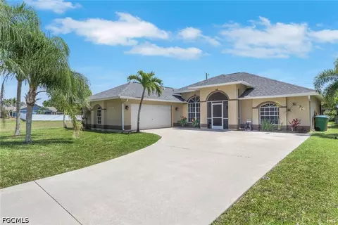 228 Aviation Pkwy, Cape Coral, FL 33904