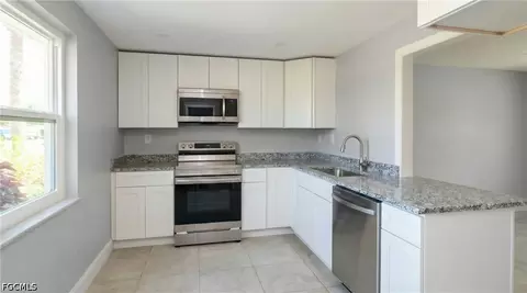 1828 Pine Valley Dr #112, Fort Myers, FL 33907