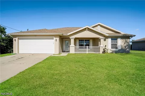 3208 13th St SW, Lehigh Acres, FL 33976