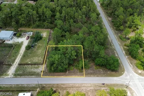2505 E 13th St, Lehigh Acres, FL 33972