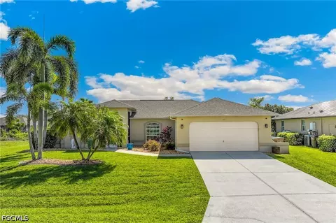 311 NE 17th Pl, Cape Coral, FL 33909