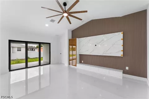 2807 28th St SW, Lehigh Acres, FL 33976