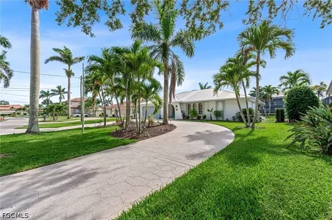5630 Riverside Dr, Cape Coral, FL 33904