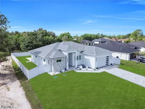 2703 34th St SW, Lehigh Acres, FL 33976