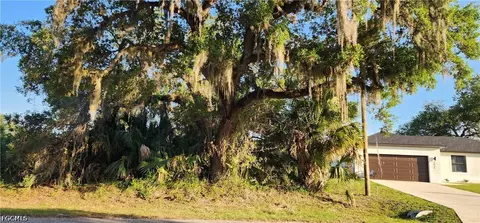Jabara Cir, Labelle, FL 33935 photo 2