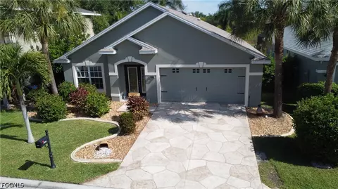 8860 Fawn Ridge Dr, Fort Myers, FL 33912