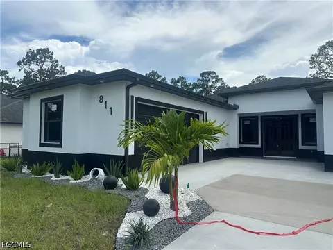 811 Hamilton Ave, Lehigh Acres, FL 33972