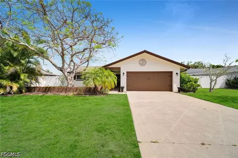 873 Hofstra Dr, Fort Myers, FL 33919