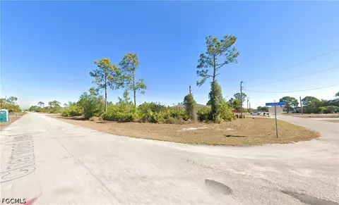 635 Chambers St E, Lehigh Acres, FL 33974