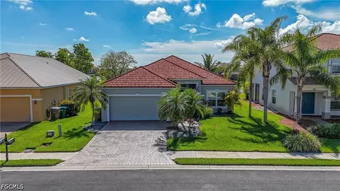 2128 Cape Heather Cir, Cape Coral, FL 33991