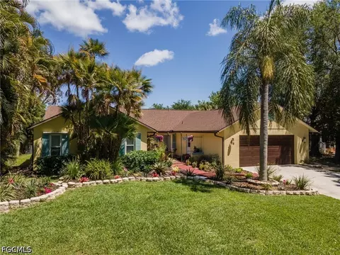 4628 Little River Ln, Fort Myers, FL 33905