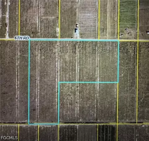 Sears Rd, Labelle, FL 33935