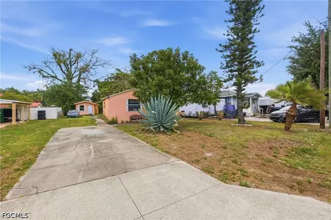 2355 Jeffcott St, Fort Myers, FL 33901