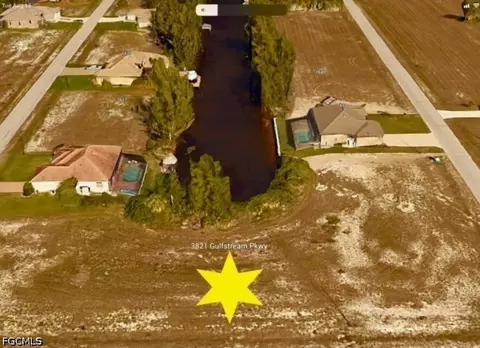 3821 Gulfstream Pkwy, Cape Coral, FL 33993