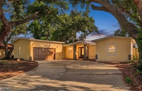1081 55th Ter S, Saint Petersburg, FL 33705