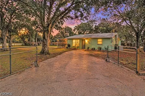 2431 Lippincott Rd, Alva, FL 33920