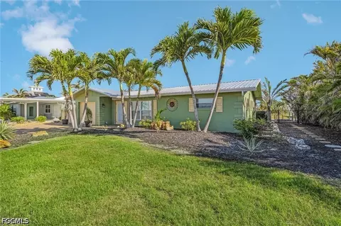 3664 Bayview Ave, Saint James City, FL 33956