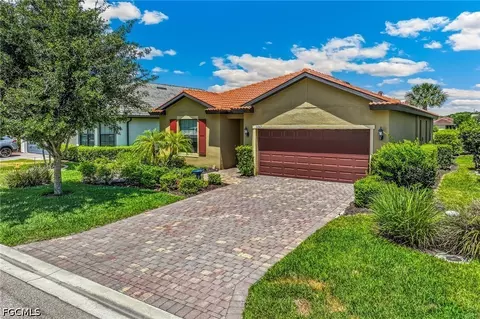 16067 Palmetto Prairie Dr, Alva, FL 33920