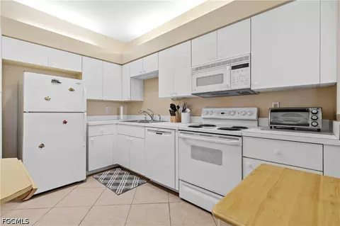 Kitchen - 20958 Blacksmith Frg, Estero, FL 33928 photo 1 of 2