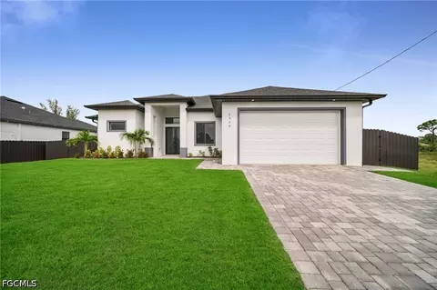 3539 NE 14th Pl, Cape Coral, FL 33909