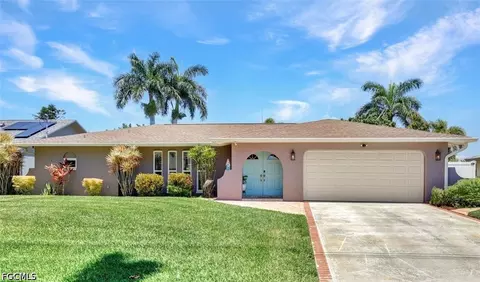 703 SE 33rd Ter, Cape Coral, FL 33904
