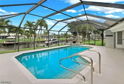 2107 SE 25th Ter, Cape Coral, FL 33904
