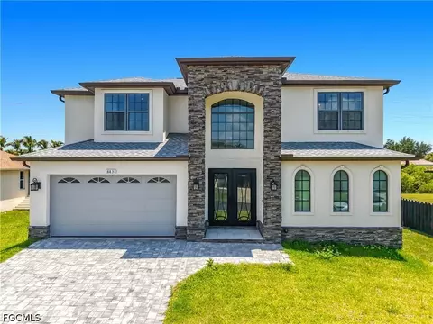 8831 Woodgate Dr, Fort Myers, FL 33908