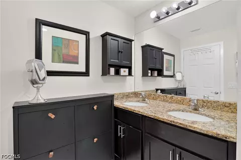 Bath - 1220 Moore Run, Labelle, FL 33935 photo 3 of 3