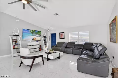 Living - 1220 Moore Run, Labelle, FL 33935 photo 2 of 3