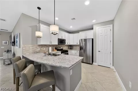 Kitchen - 20014 Parrot Key Ct, Estero, FL 33928 photo 1 of 9