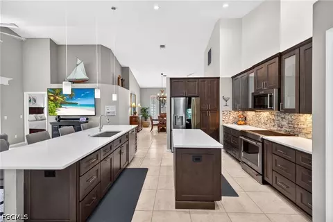 9514 Mariners Cove Ln, Fort Myers, FL 33919