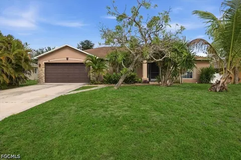 403 SW 28th Pl, Cape Coral, FL 33991