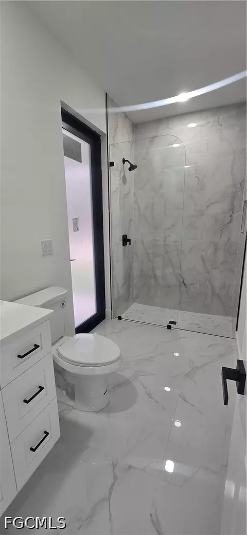 918 Hooper Ave, Lehigh Acres, FL 33974