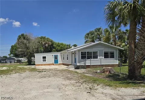 285 Avenue H NW, Moore Haven, FL 33471